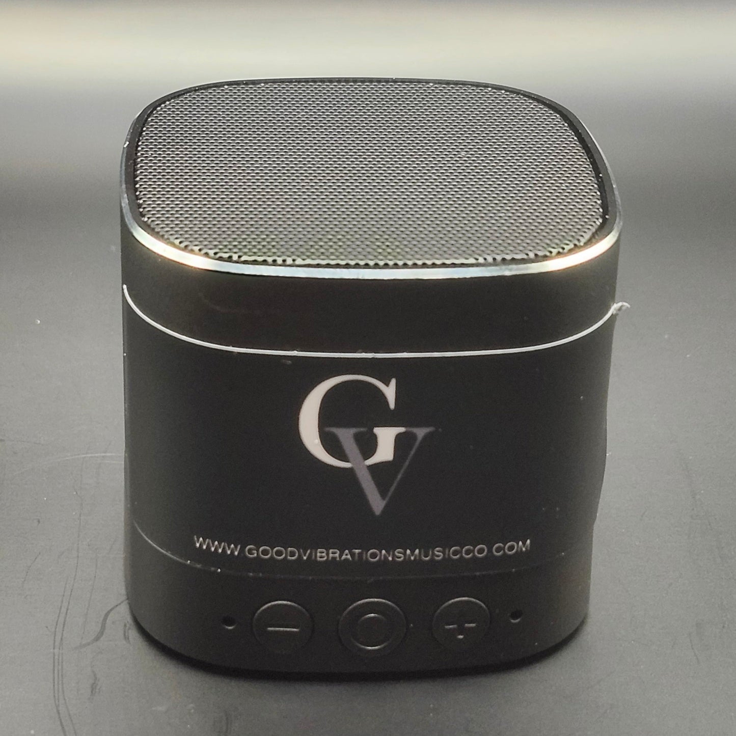 Compact Vibrational Speaker with Music Collection